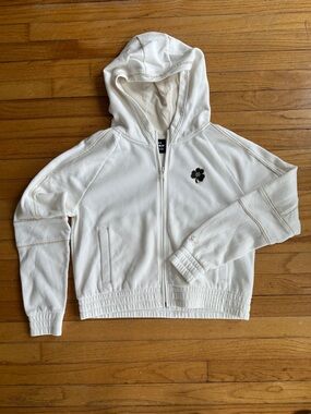 Notre Dame fighting Irish Under Armour White Hooded Sweatshirt with Clover Patch